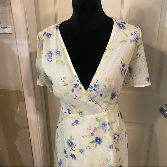 Altar’d  State Maxi Floral Wrap Dress in White womens Small white short sleeve - Picture 13 of 13